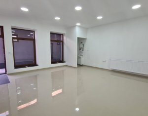 De vanzare spatiu comercial cu suprafata de 90 mp, Eroilor