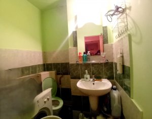 Apartament 3 camere, cartier Intre Lacuri, 2 balcoane, etaj intermediar, parcare