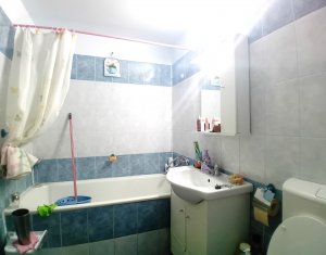 Apartament 3 camere, cartier Intre Lacuri, 2 balcoane, etaj intermediar, parcare