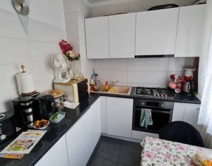 Vând apartament 3 camere, Dambu Rotund