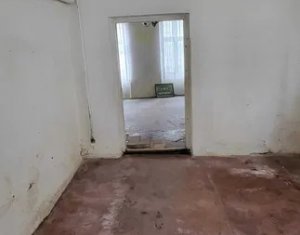 De vanzare apartament cu 2 camere, pretabil cabinete medicale/birouri