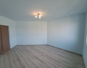 Apartament cu 3 camere, zona Vivo, Floresti