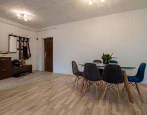 De vanzare apartament cu 3 camere, parcare, Floresti