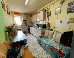Apartament 2 camere, decomandat, parcare exterioara, cartier Iris