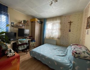 Apartament 2 camere, decomandat, parcare exterioara, cartier Iris