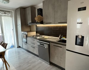 Apartament cu 3 camere, finisat, zona Tineretului