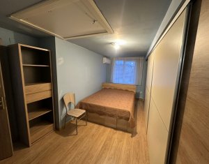 Apartament de 3 camere, situat în zona Centru/Traian