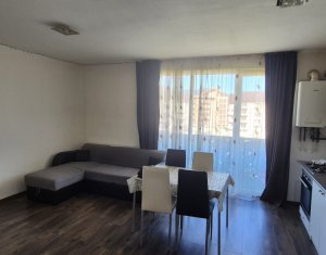 Apartament trei camere, semidecomandat, strada Porii