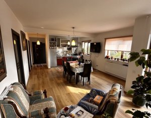 Apartament cu gradina in bloc tip vila, 75 mp util + 120 mp, parcare 