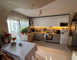 Apartament cu 3 camere la etajul 1 cu parcare in Floresti