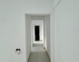 Apartament 3 camere, cu CF, parcare, zona Someseni, strada Traian Vuia