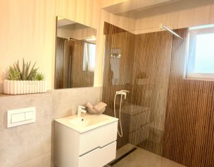 Apartament trei camere, ultrafinisat, partial mobilat, strada Urusagului