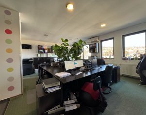 Apartament 4 camere, ultrafinisat, mobilat pentru birou, panorama unica ! 