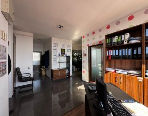 Apartament 4 camere, ultrafinisat, mobilat pentru birou, panorama unica ! 
