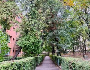 De vanzare apartament cu 2 camere zona str. C. Brancusi