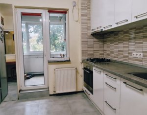 Apartament spațios cu 3 camere, decomandat, Calea Dorobanților
