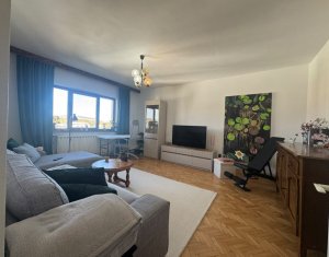 Vanzare apartament 3 camere DECOMANDAT, 74 mp, zona pod Calvaria