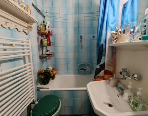Apartament cu 3 camere, parter, Aleea Retezat